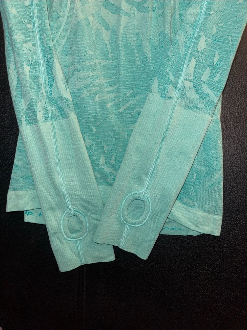 LULULEMON SEAWHEEZE SWIFTLY TECH LS CREW HEATHERED BALI BREEZE SIZE 6